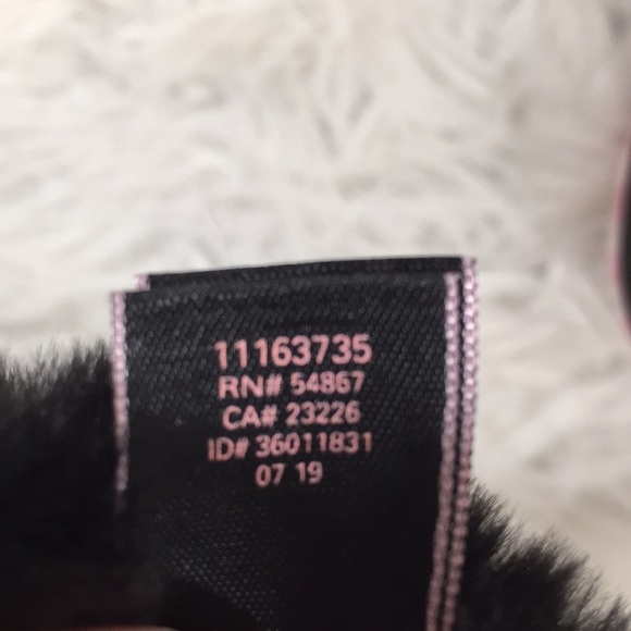 Victoria’s Secret Signature Satin Slippers - Picture 9 of 9